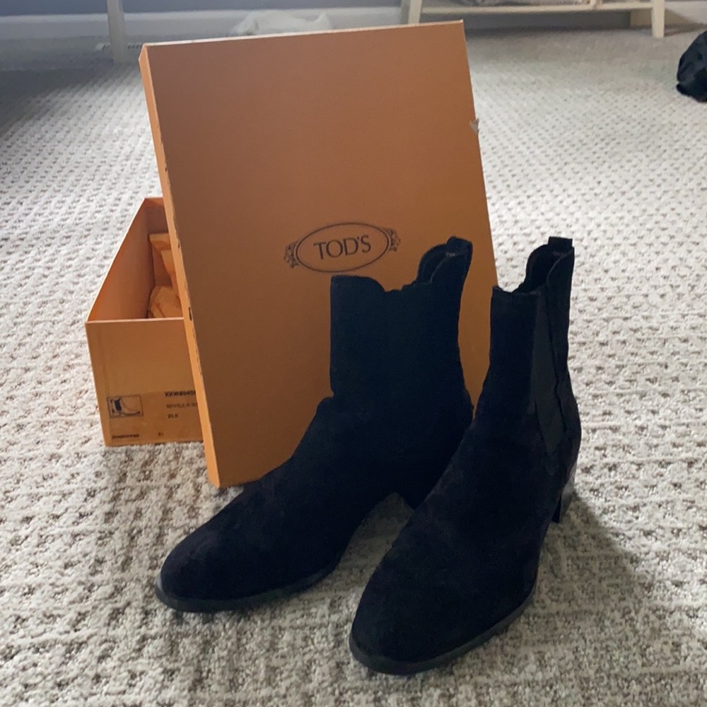 Tod’s Suede Sevilla Boots in original box